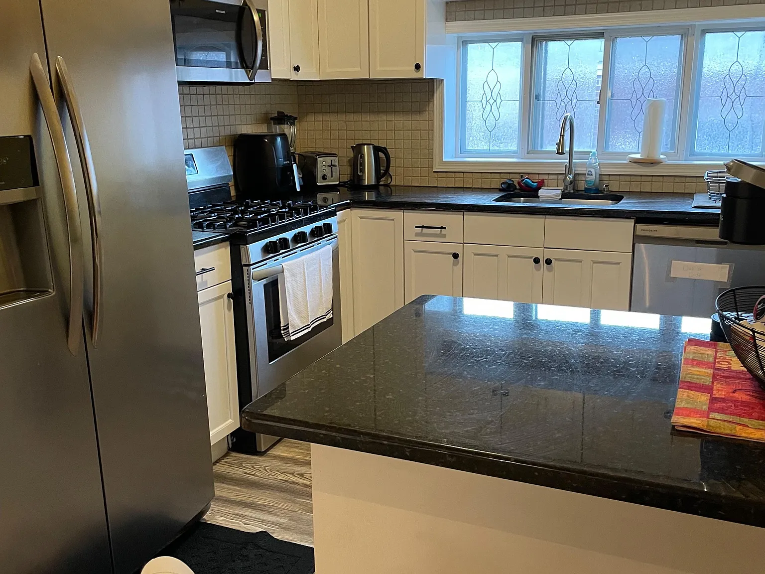 2 bed, 1.0 bath, 1179 sqft, $1,455 — Photo 4