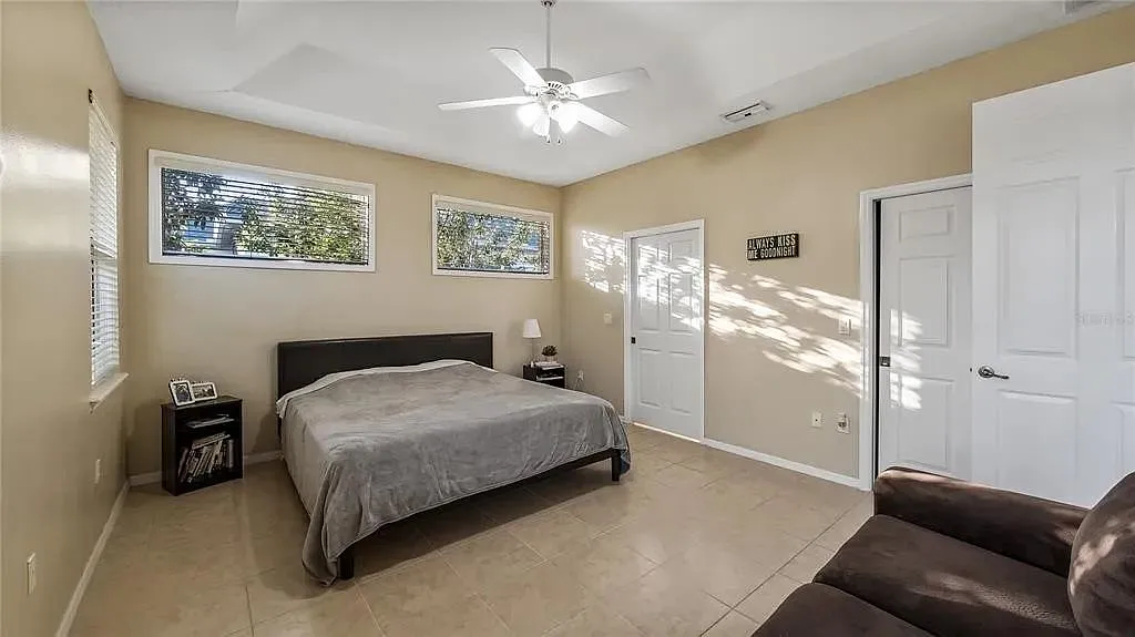 4 bed, 3.0 bath, 2120 sqft, $2,800 — Photo 3