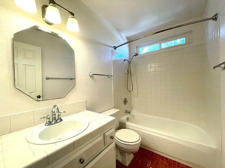 3935 Oregon St #4 — Photo 11
