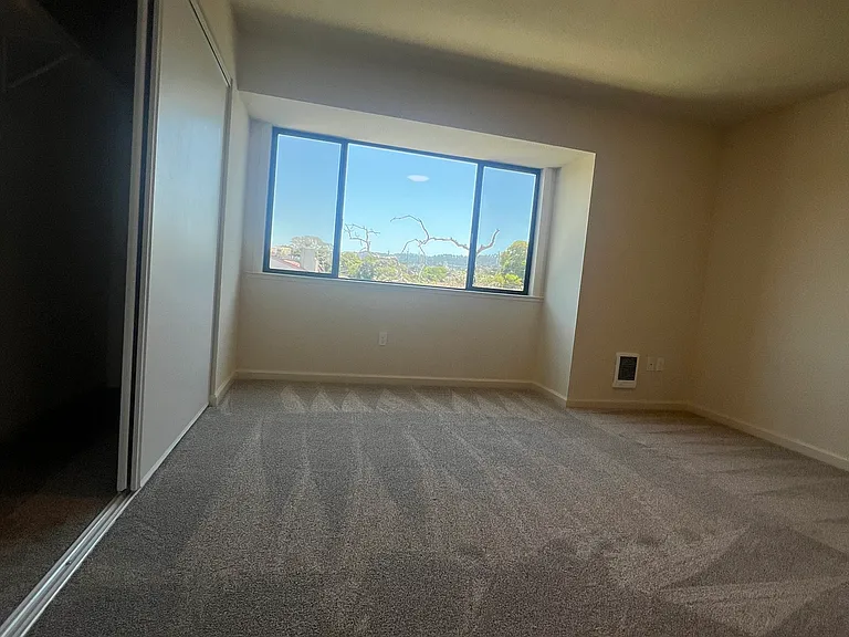 415 Dela Vina Ave #C — Photo 14