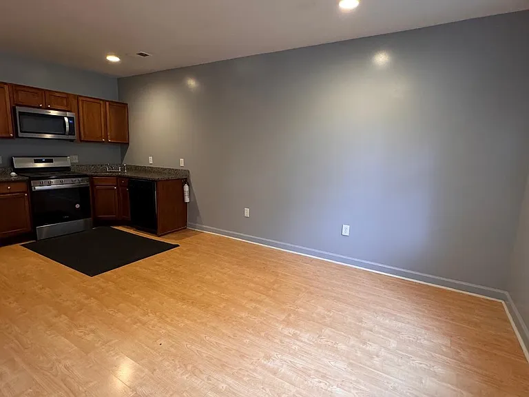 1716 W Virginia Ave NE #102 — Photo 15
