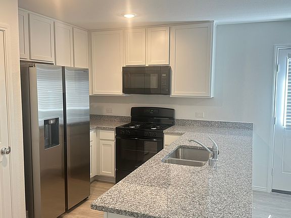 5th image of 3420 Flicker Ln
