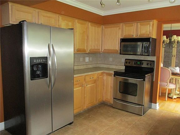 3rd image of 15 Waterford Way
