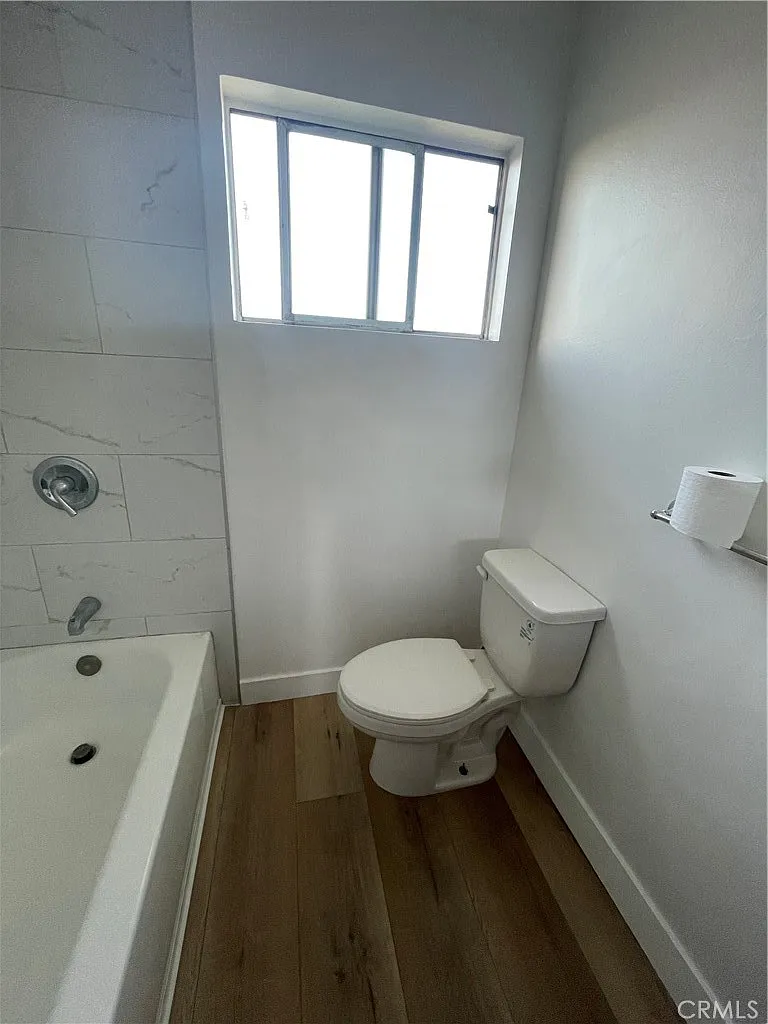 2 bed, 768 sqft, $2,400 — Photo 4