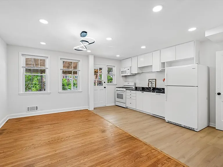 1612 Hardwick Rd — Photo 13