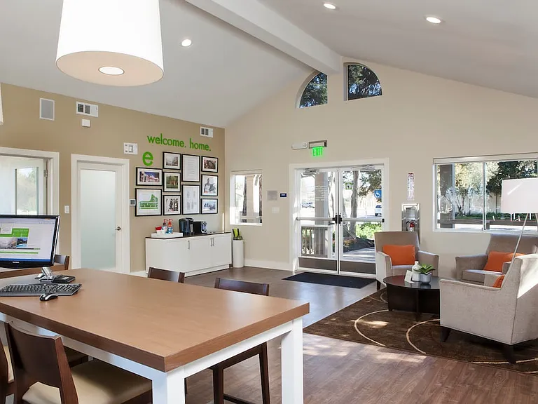 Leasing Lobby
