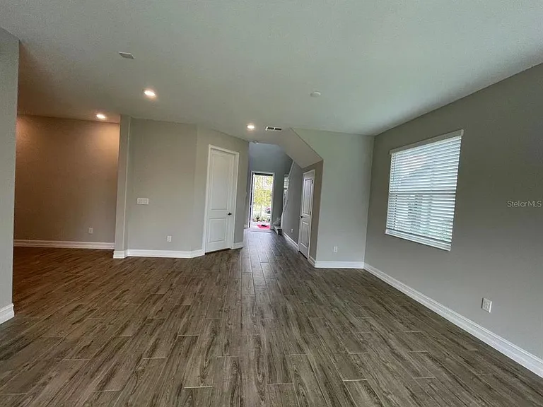 4612 Almada Ln — Photo 4
