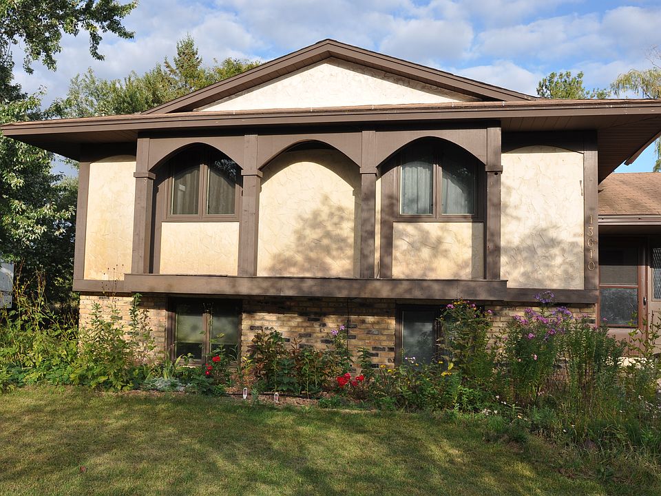 2nd image of 13610 Evergreen Ln N