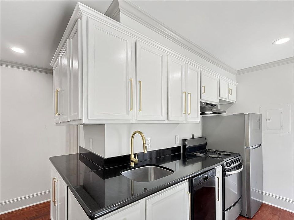 1st image of 618 Dauphine St #2C