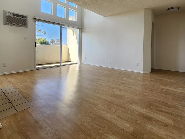 3750 Kelton Ave #202 — Photo 5