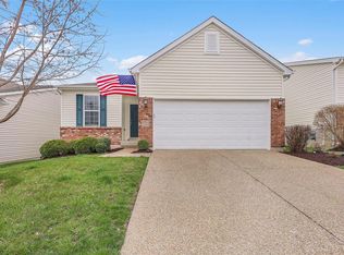 1048 Silo Bend Dr, Wentzville, MO 63385