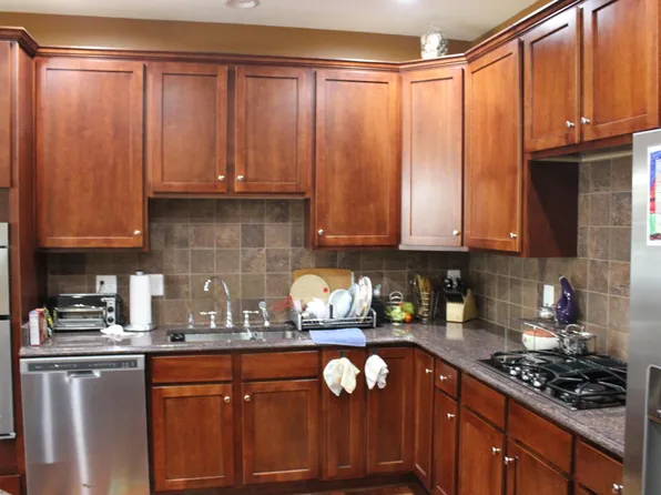 25570 Creekmore Ter, Chantilly, VA 20152