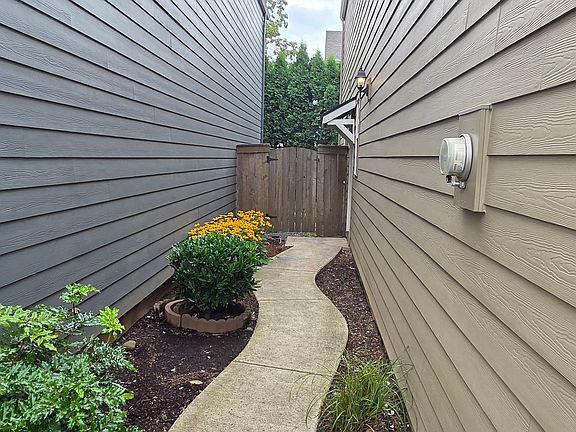 2nd image of 2710 NE 130th Ct
