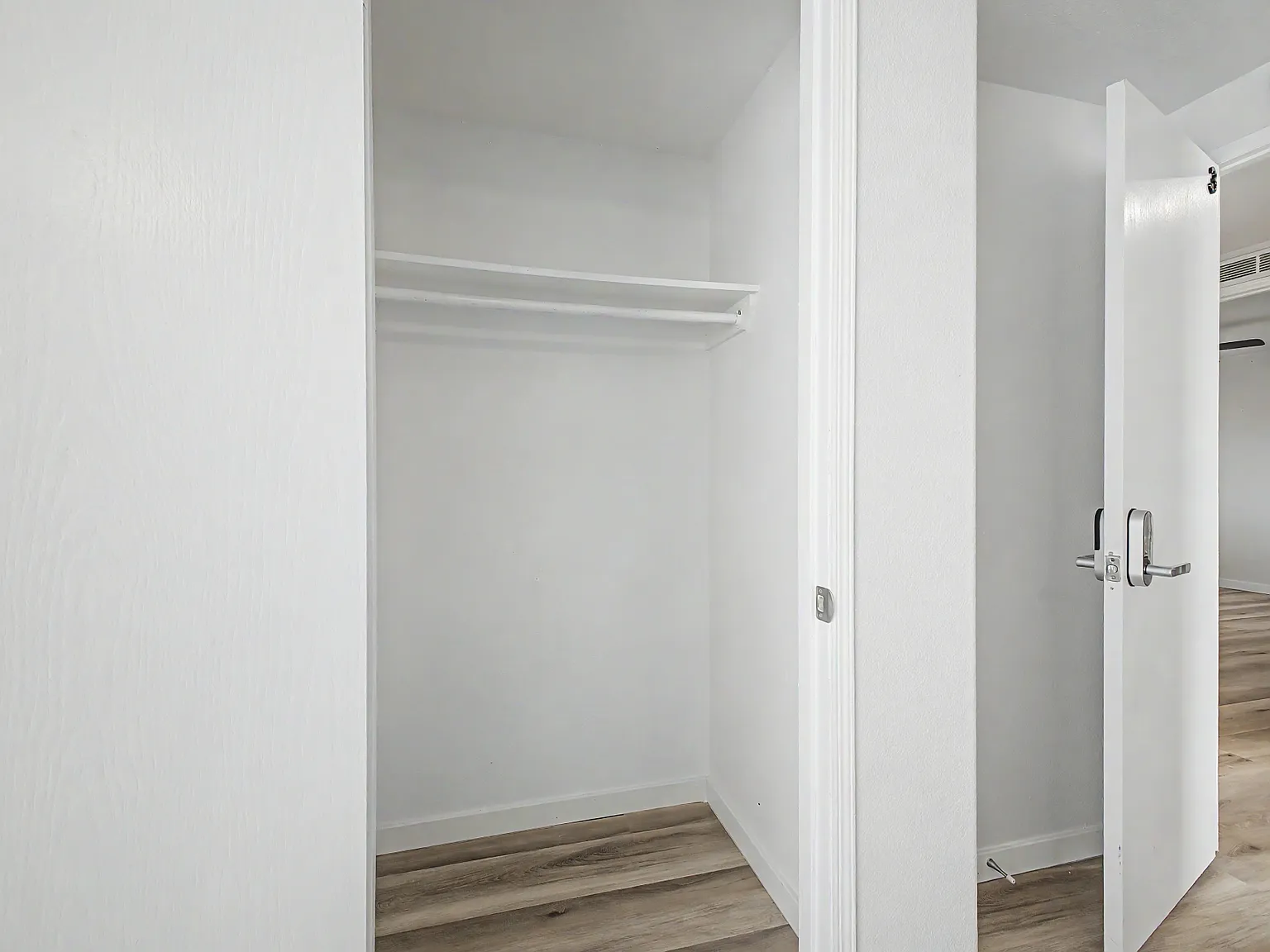 6 bed, 1666 sqft, $600 — Photo 1