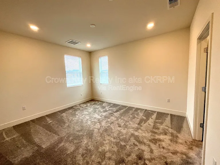 2090 Daimler St — Photo 16