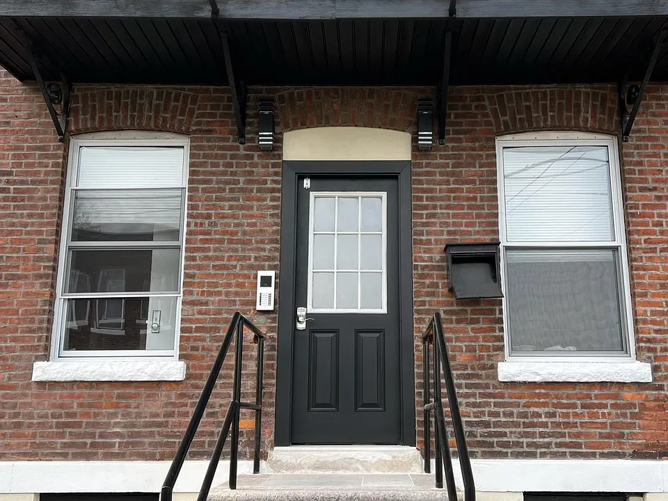New 24/7 Security Cameras + Keypad entrance + Intercom system + Secure indoor mailbox for your safety!