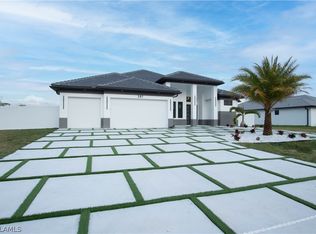307 SW 14th Ave, Cape Coral, FL 33991