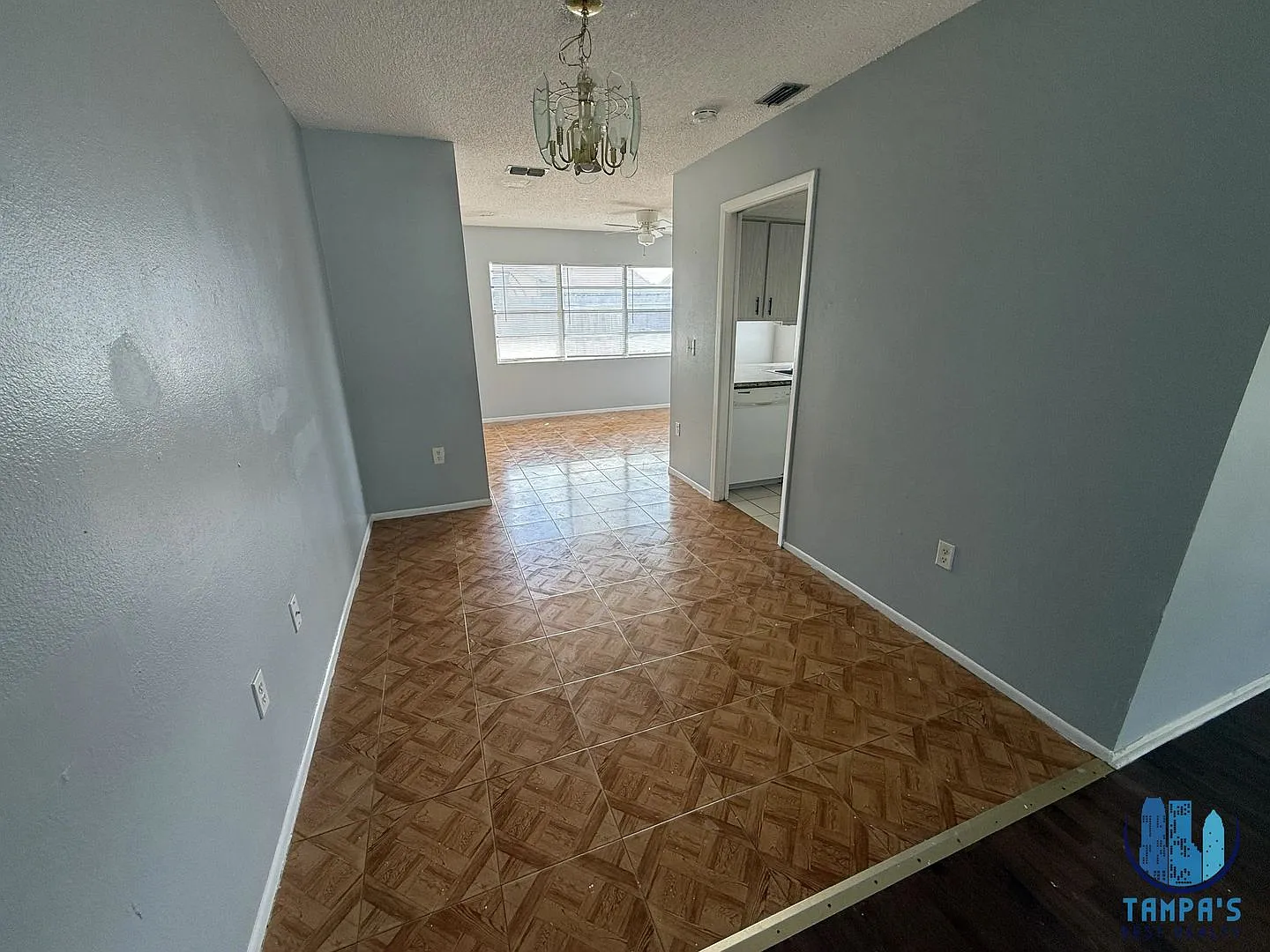 Adorable 2 Bedroom, 2 Bath Home With A 1 Car Garage And A Fenced Back Yard Available For Rent! *M... — Photo 4
