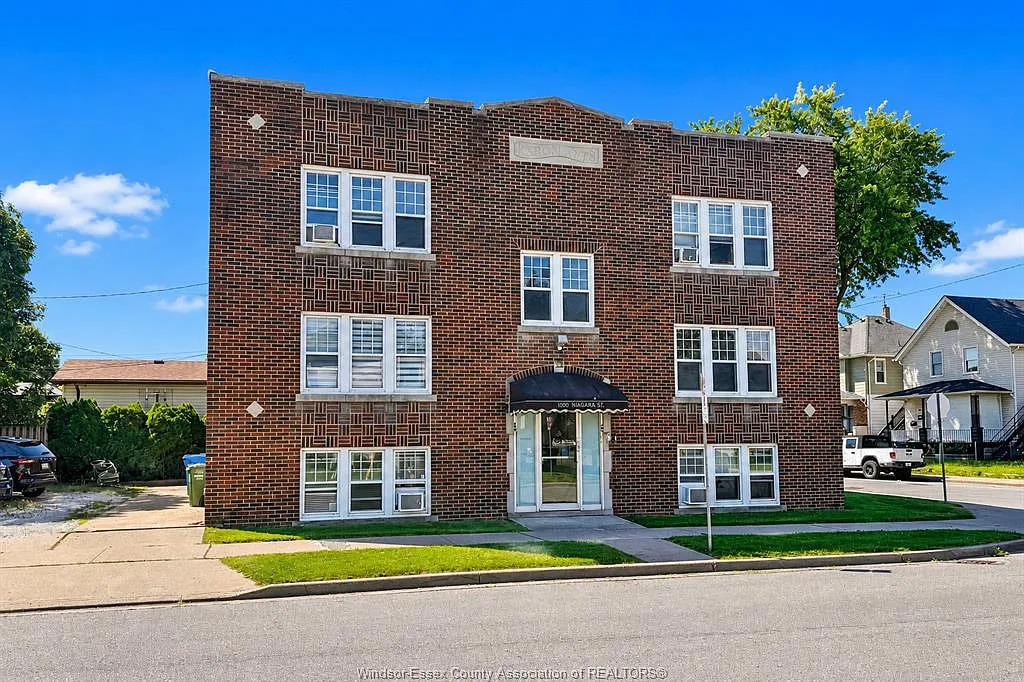 2 bed, $1,600 — Photo 1