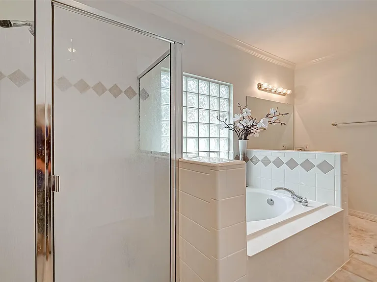 5917 Dolores St #D — Photo 19