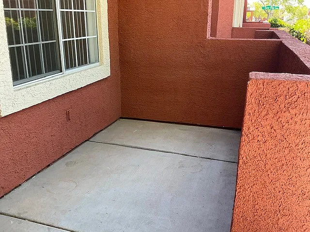 2 bed, 2.5 bath, 1020 sqft, $1,699 — Photo 2