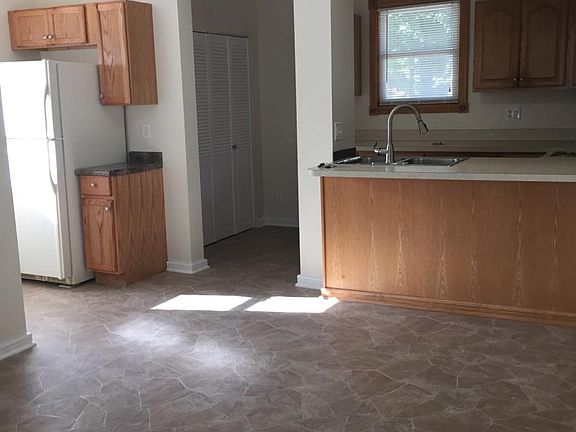 2nd image of 810 N Avenue # Fl 1ST