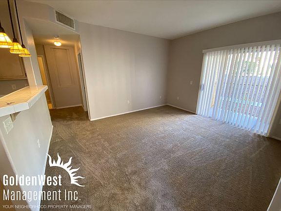 4th image of 2110 N Los Feliz St #1055