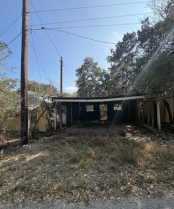 3rd image of 690 Georges Rd