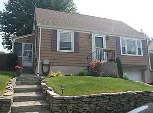 60 Irving St, Cranston, RI 02910