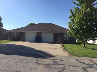 1022 Christie Ln, Grain Valley, MO 64029