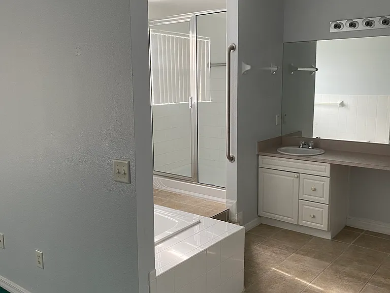 1335 Washington Palm Loop — Photo 16