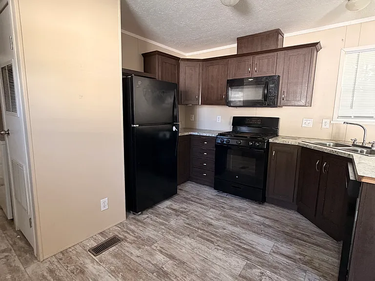 128 Hosner Dr #128 — Photo 2