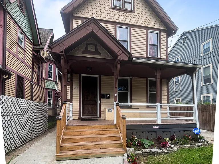 630 Kossuth St #1 — Photo 37