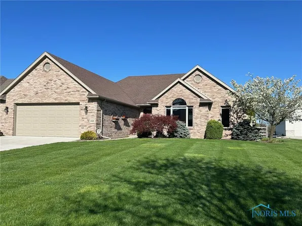 3163 Lexington Glen Blvd, Monclova, OH 43542