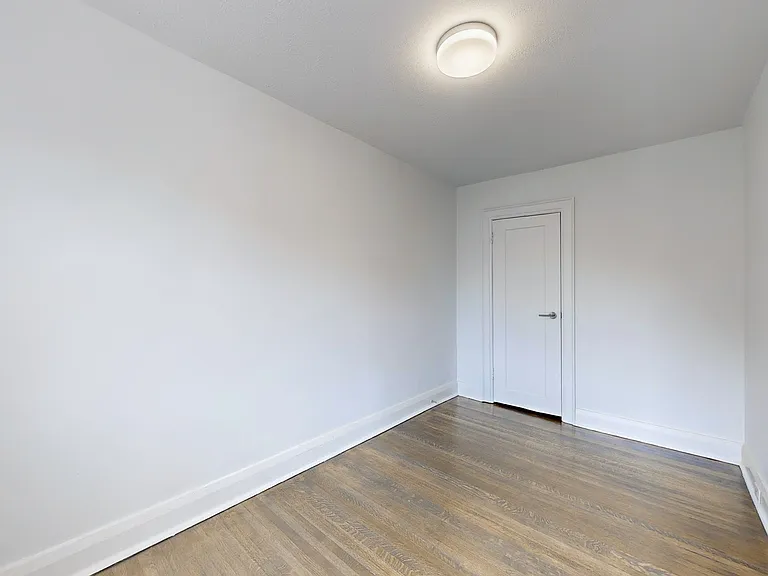 1602 Bathurst St — Photo 14