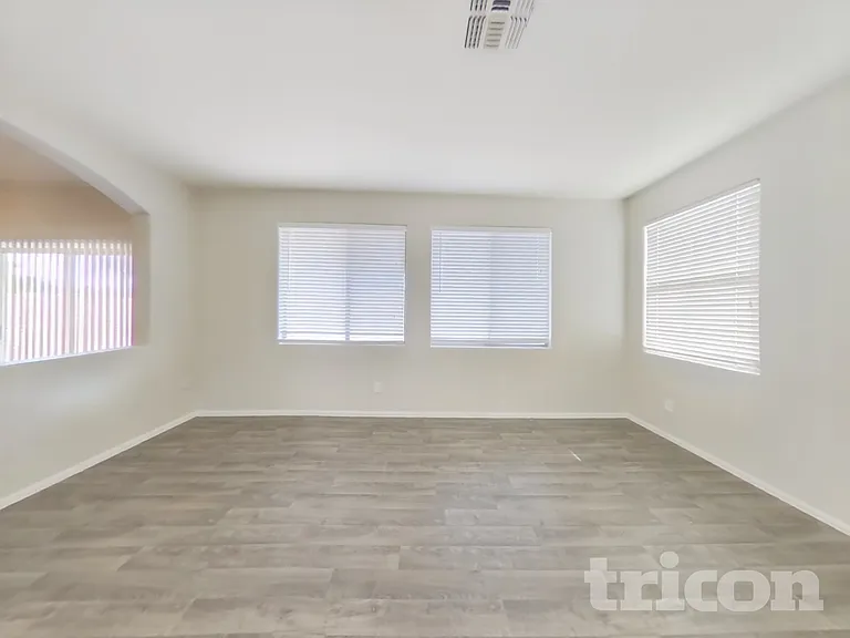 42614 W Venture Rd — Photo 4
