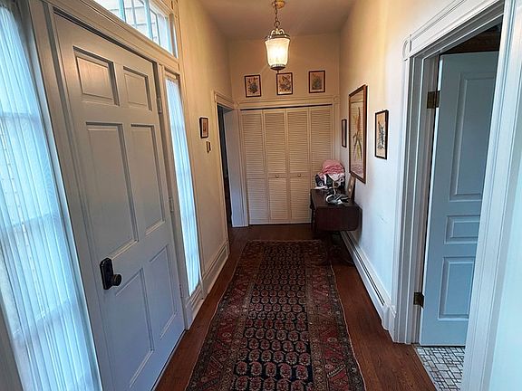 30th image of 117 Reid St