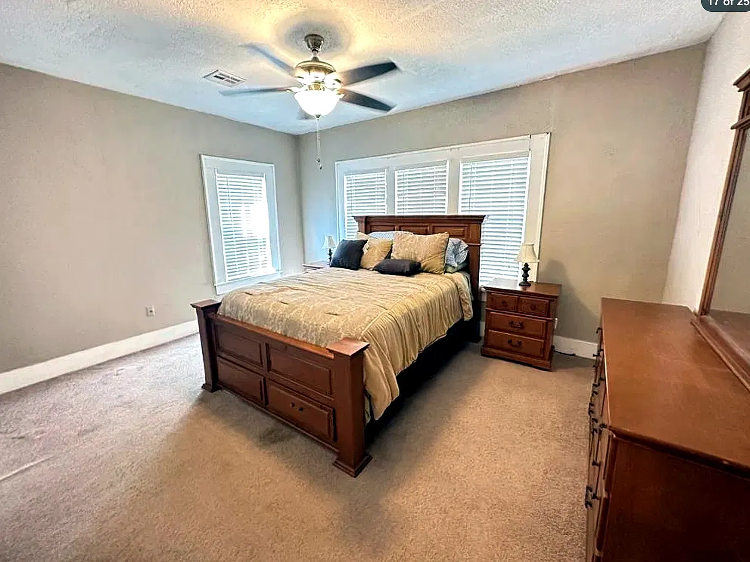 728 S 17th St, Chickasha, OK 73018 — Photo 2