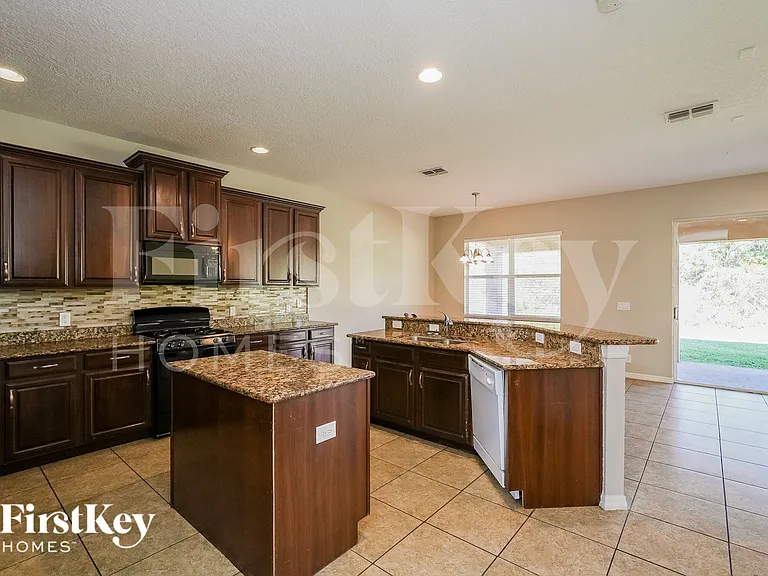 20618 Whitebud Ct — Photo 4