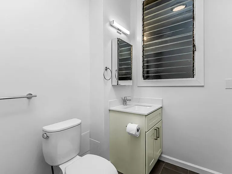 605 Jones — Photo 15