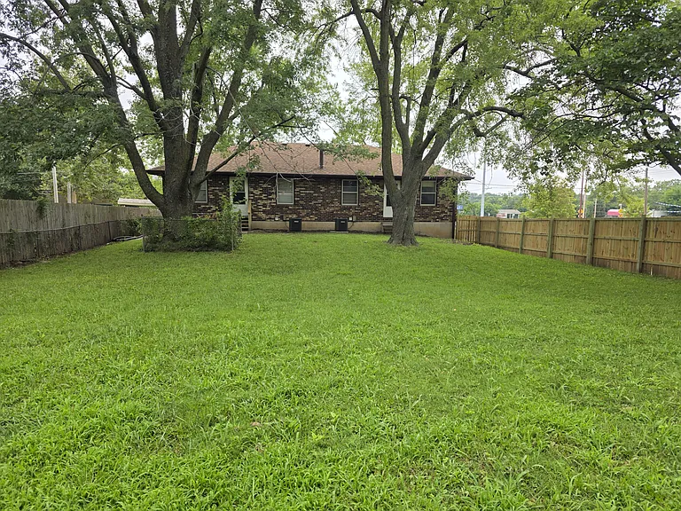 915 N Osage St — Photo 17