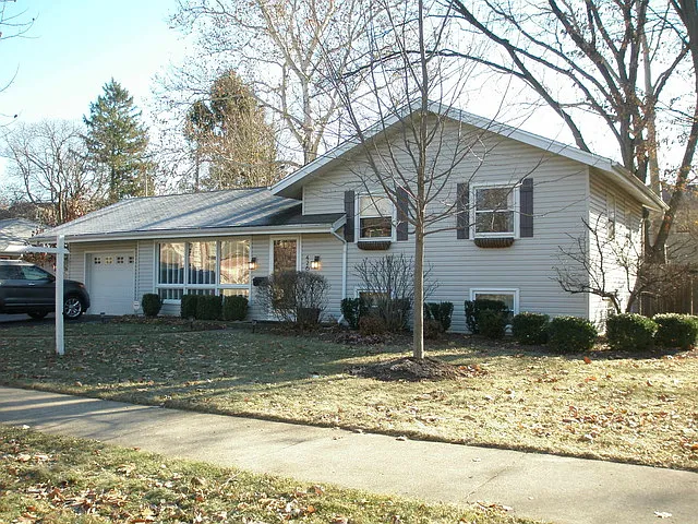 426 E Hillside Rd photo 1
