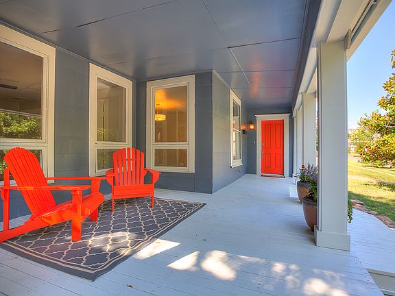 4th image of 808 NW 19th St