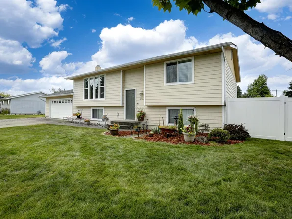 18306 E 3rd Ave, Greenacres, WA 99016