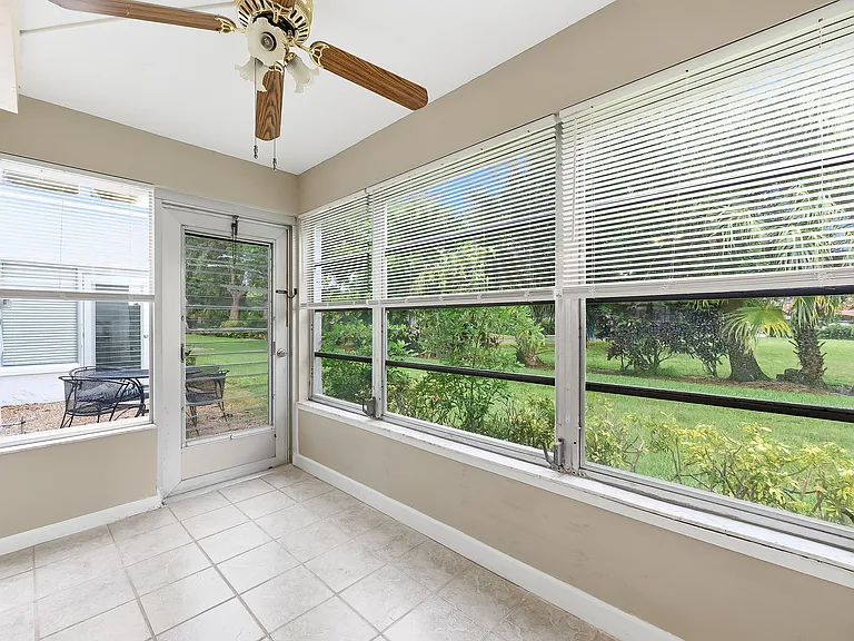 1514 Edgewater Cir #2 — Photo 3