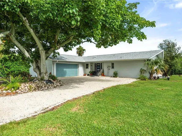 2271 Harbor RD, NAPLES, FL 34104