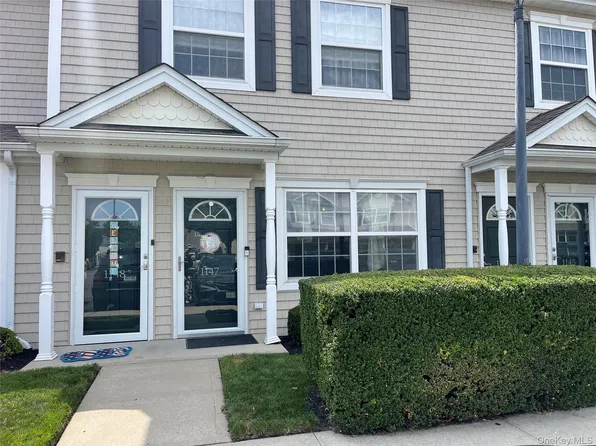 1147 Willow Lane, Valley Stream, NY 11580