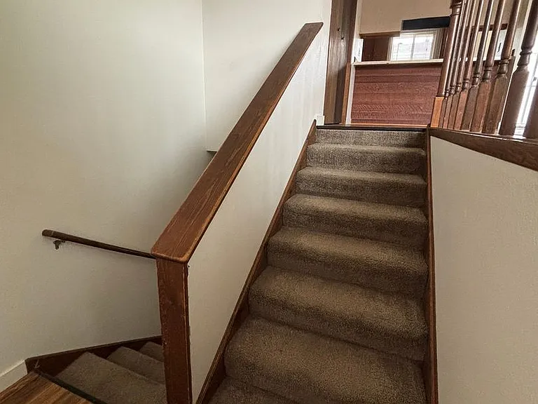 16 Hoffman Dr #1-4 — Photo 3