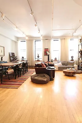 Rented by Level Group | media 13