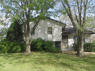 22159 Woodbine Rd, Richton Park, IL 60471